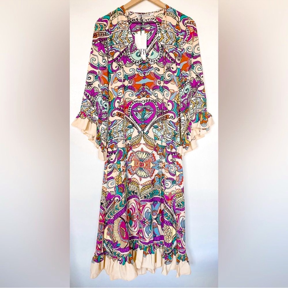 Zara Paisley Printed Dress with Tie V Neckline and Long sleeves. Women’s Medium.
